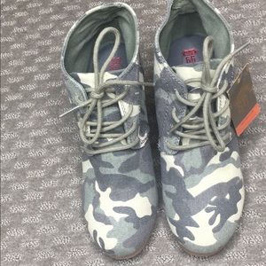 Route 66 Camo Wedges Size 8 NWT